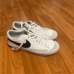 Nike Blazer Low Top Womens Size 7